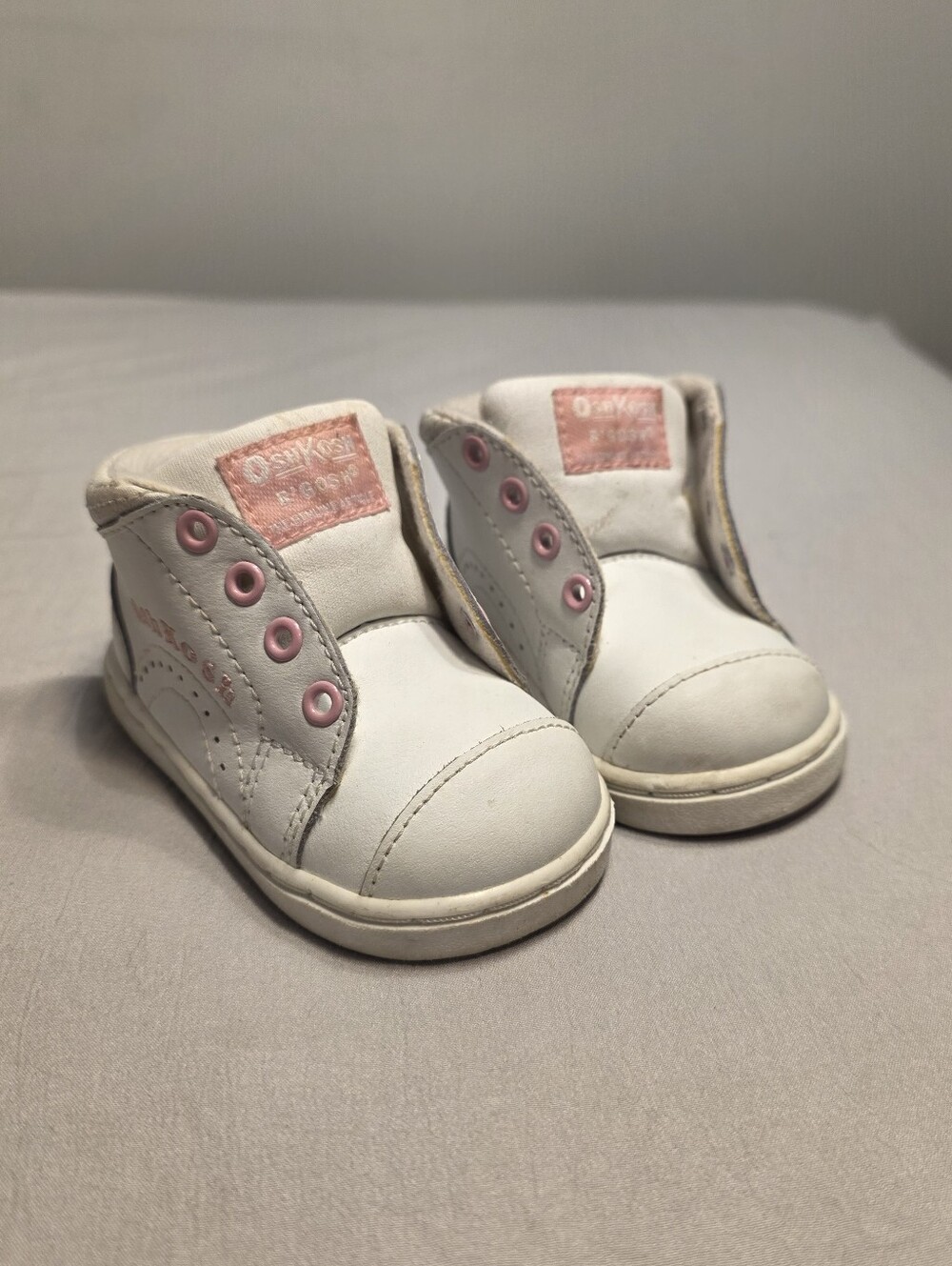 Vintage Y2K OshKosh White and Pink Toddler High-Top Sneakers